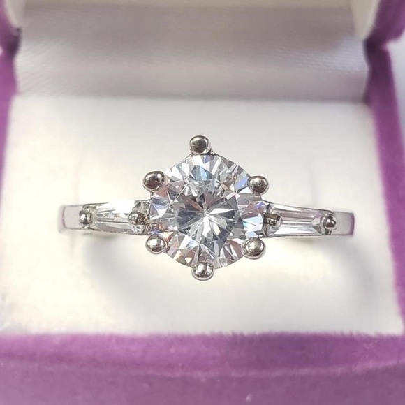 Silver CZ Ring - Picture 4 of 6
